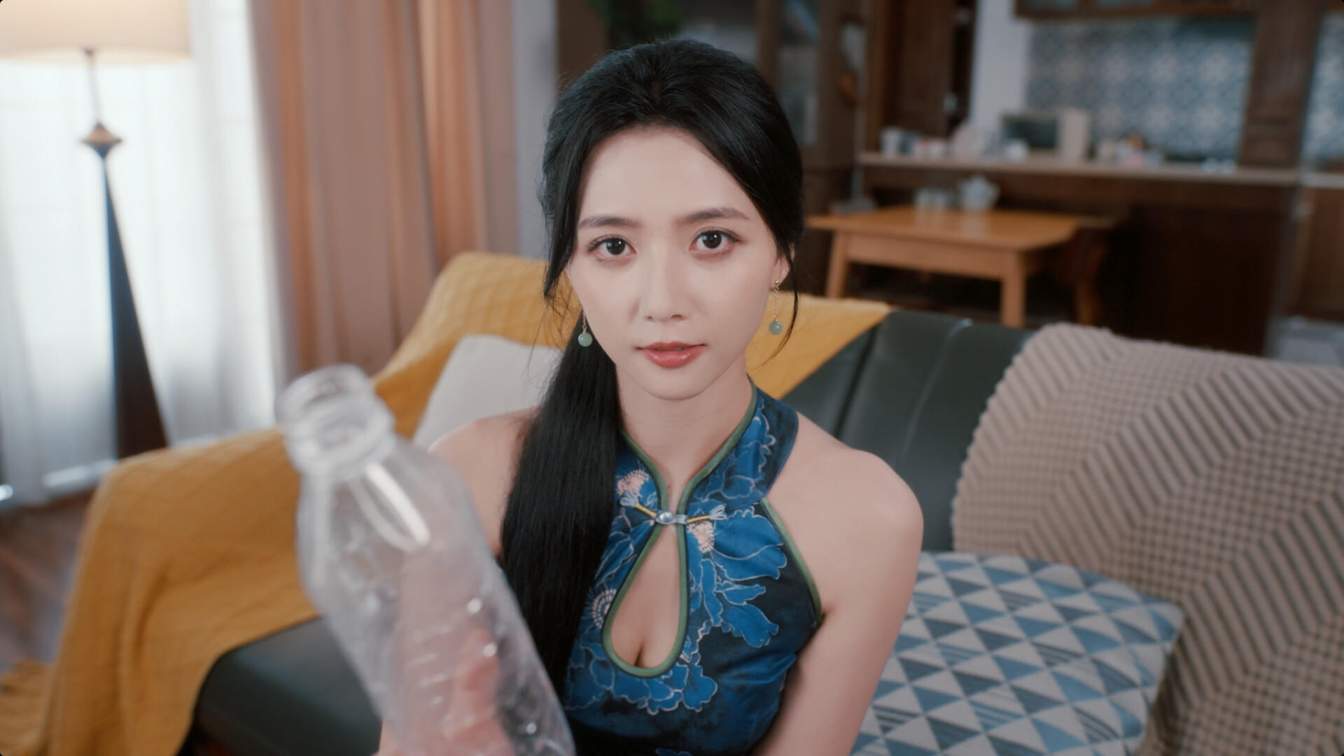 海报1